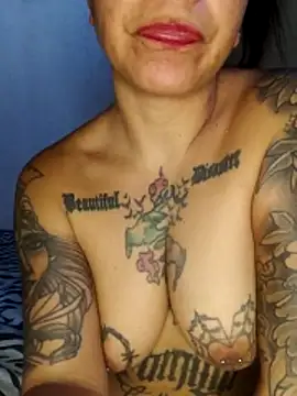 Snapshot of impia-69 chatting on February 10, 2026, 8:41 pm impia-69 online show from February 10, 2026, 8:41 pm