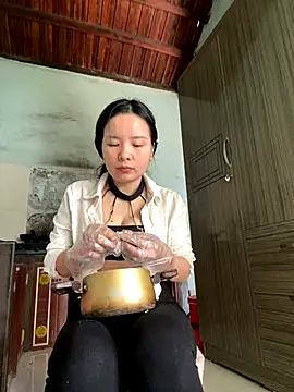 Listen-ly online show from November 26, 2025, 3:50 am