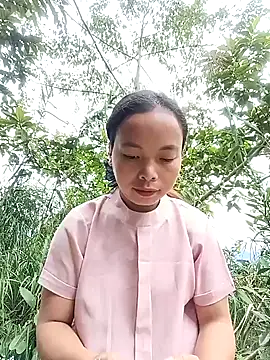 Nguyet2k4 online show from November 19, 2025, 6:13 am