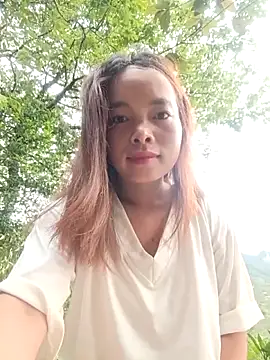 Nguyet2k4 online show from May 3, 2026, 10:57 pm