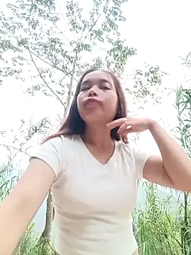 Nguyet2k4 online show from April 23, 2026, 10:55 pm