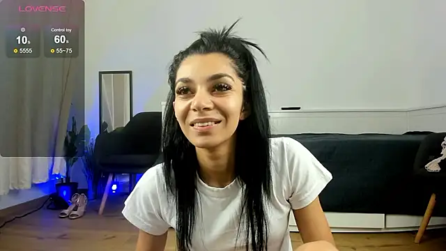 Snapshot of ReneeVoss chatting on February 14, 2026, 3:40 am ReneeVoss online show from February 14, 2026, 3:40 am