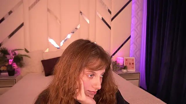 CuteeFoxy online show from November 10, 2025, 2:33 pm