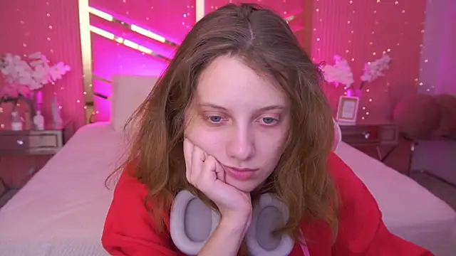 CuteeFoxy online show from March 7, 2026, 1:16 pm