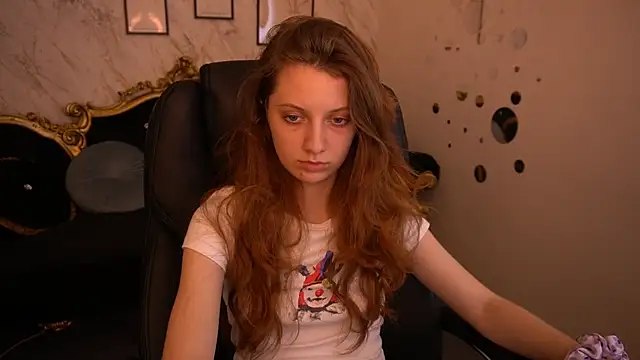 Snapshot of CuteeFoxy chatting on June 9, 2026, 1:01 pm CuteeFoxy online show from June 9, 2026, 1:01 pm