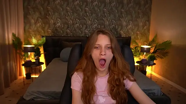 CuteeFoxy online show from June 26, 2026, 1:17 pm