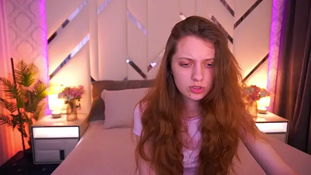 CuteeFoxy online show from June 24, 2026, 1:21 pm