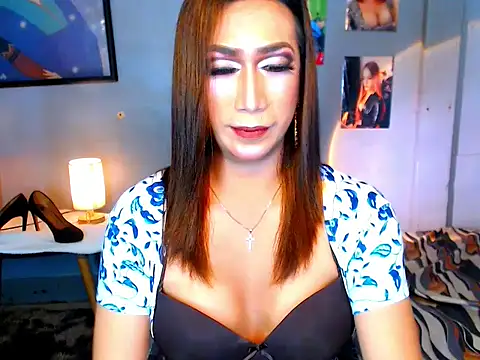 littleredbunny27 online show from January 17, 2026, 7:50 pm