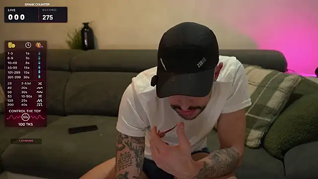 monsieurguitsxxx online show from February 7, 2026, 4:37 pm