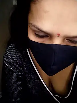 strip queennn online show from January 8, 2026, 5:19 pm