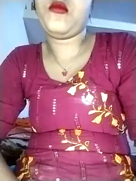 Snapshot of strip_queennn chatting on March 17, 2026, 5:38 pm strip queennn online show from March 17, 2026, 5:38 pm