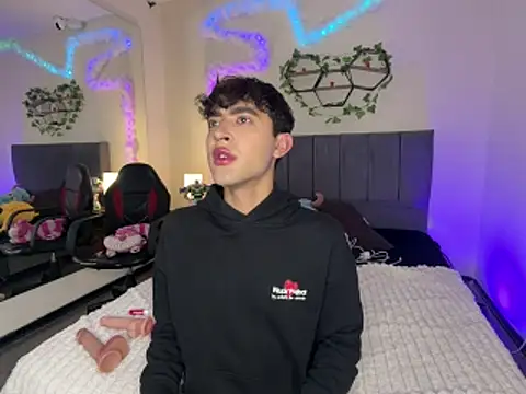 JustinCastiblanco online show from February 4, 2026, 11:38 am