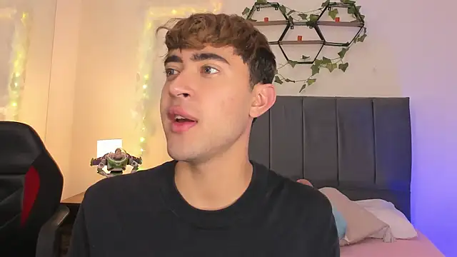 JustinCastiblanco online show from January 19, 2026, 11:25 am