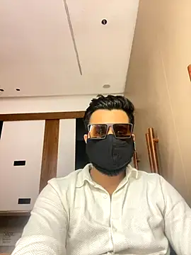 Snapshot of Notme_09 chatting on October 21, 2025, 3:33 pm Notme 09 online show from October 21, 2025, 3:33 pm