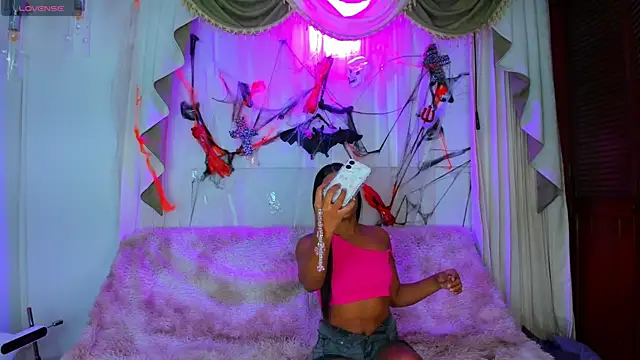 madams worker online show from November 5, 2025, 5:27 pm