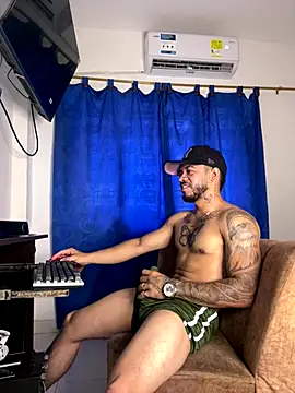 Kylian Alessandro online show from November 23, 2025, 4:06 pm