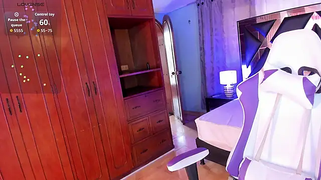 Lily CuteBoobs online show from October 29, 2025, 6:51 pm