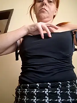 PorcelainDoll1 online show from December 3, 2025, 3:11 pm