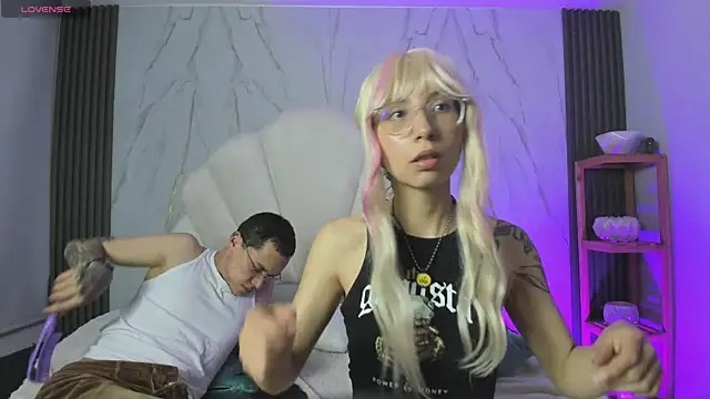 AnnieAndLeandro online show from March 22, 2026, 9:38 pm