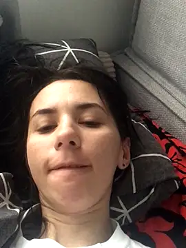 oliviya mur online show from October 19, 2025, 8:39 am