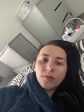 oliviya mur online show from February 13, 2026, 8:03 am