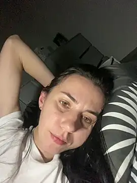 oliviya mur online show from November 25, 2025, 10:54 pm