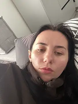 oliviya mur online show from February 9, 2026, 8:56 am