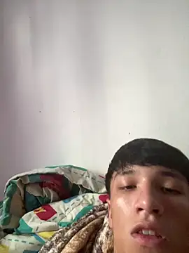 Snapshot of alesss11 chatting on November 16, 2025, 8:46 pm alesss11 online show from November 16, 2025, 8:46 pm