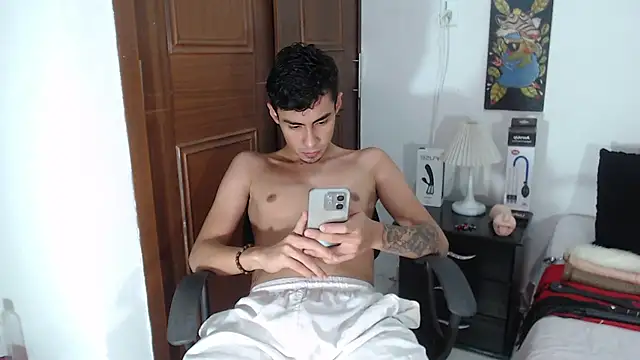 DavidFord2425 online show from October 26, 2025, 12:11 am