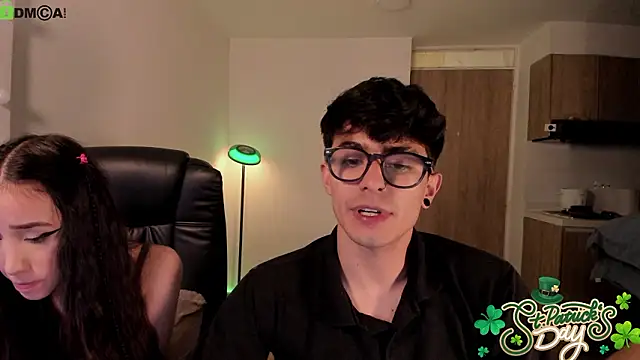 Snapshot of Mikeyvioleta_ chatting on March 17, 2026, 10:57 pm Mikeyvioleta online show from March 17, 2026, 10:57 pm