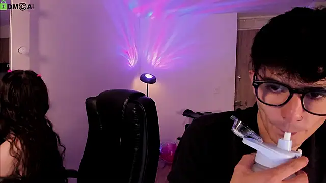 Snapshot of Mikeyvioleta_ chatting on March 17, 2026, 10:51 am Mikeyvioleta online show from March 17, 2026, 10:51 am