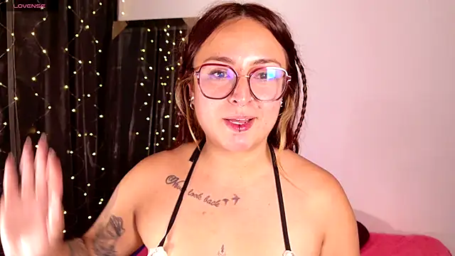 Rhosynn online show from November 28, 2025, 6:46 am