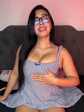 Snapshot of MiaSofia__ chatting on November 21, 2025, 8:35 am MiaSofia online show from November 21, 2025, 8:35 am