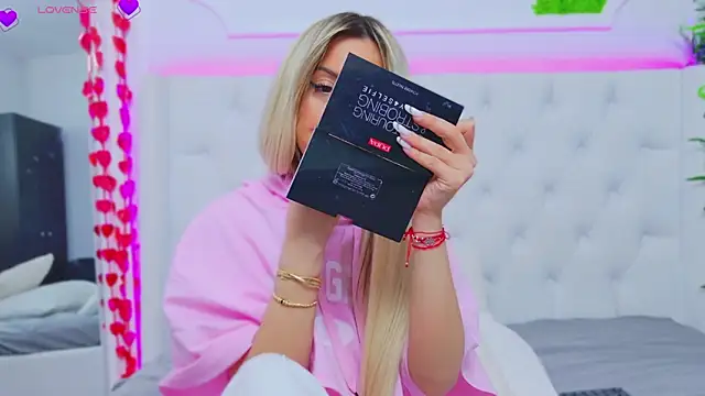 AriannaSins online show from March 11, 2025, 4:29 pm