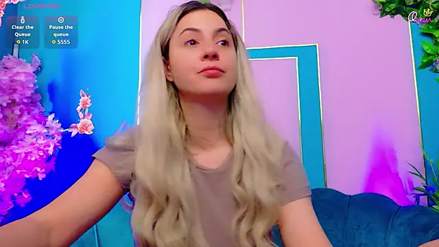 AriannaSins online show from June 9, 2026, 12:17 pm