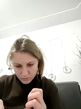 SandyCassie online show from November 26, 2025, 6:52 pm