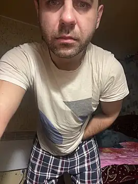 AndyLynn online show from November 12, 2025, 3:54 am