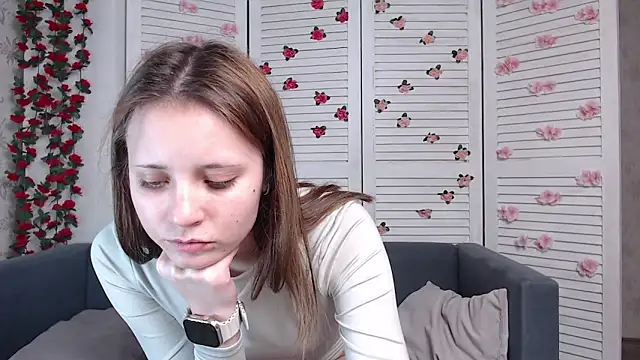 evaa here  online show from November 21, 2025, 8:35 am