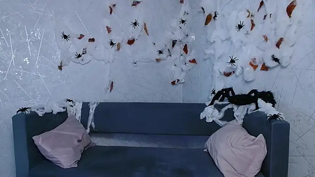 evaa here  online show from October 30, 2025, 7:17 am