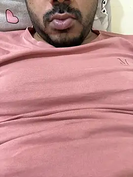 Handsome8677 online show from December 19, 2025, 1:31 am