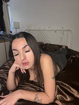 124zoepz online show from March 26, 2026, 3:32 pm