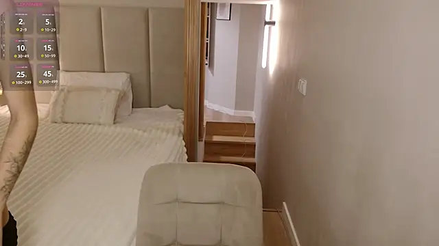 Merci-Brunette online show from November 27, 2025, 4:07 pm