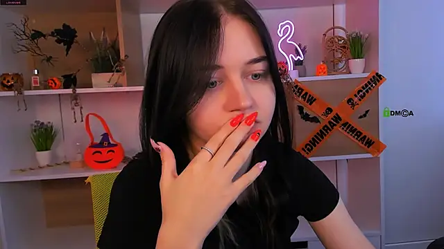 miki ti online show from October 30, 2025, 9:29 am