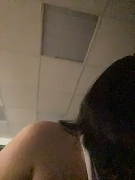 AliceLune online show from November 18, 2025, 2:20 pm