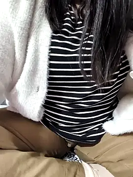 Anshika1431 online show from December 18, 2025, 1:15 pm