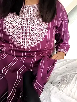 Anshika1431 online show from February 1, 2026, 7:39 am