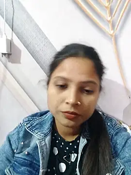 Anshika1431 online show from November 17, 2025, 3:43 am