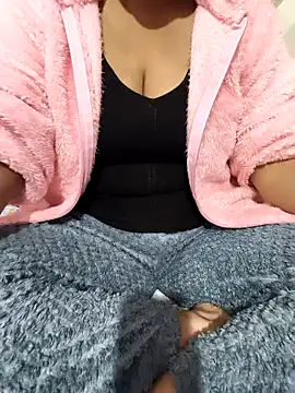 Anshika1431 online show from December 21, 2025, 9:11 am