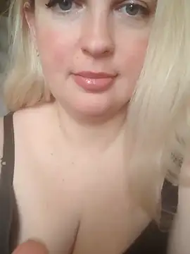 PaigexLynn online show from April 20, 2026, 10:18 am