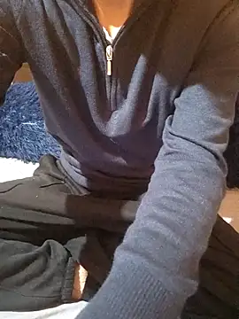 Snapshot of esmermoon chatting on February 5, 2026, 11:00 pm esmermoon online show from February 5, 2026, 11:00 pm